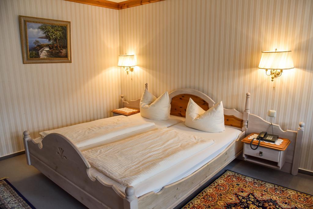 Landhotel Schnupp Neudrossenfeld Екстер'єр фото