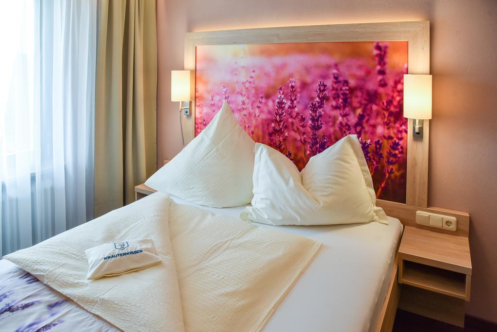 Landhotel Schnupp Neudrossenfeld Екстер'єр фото