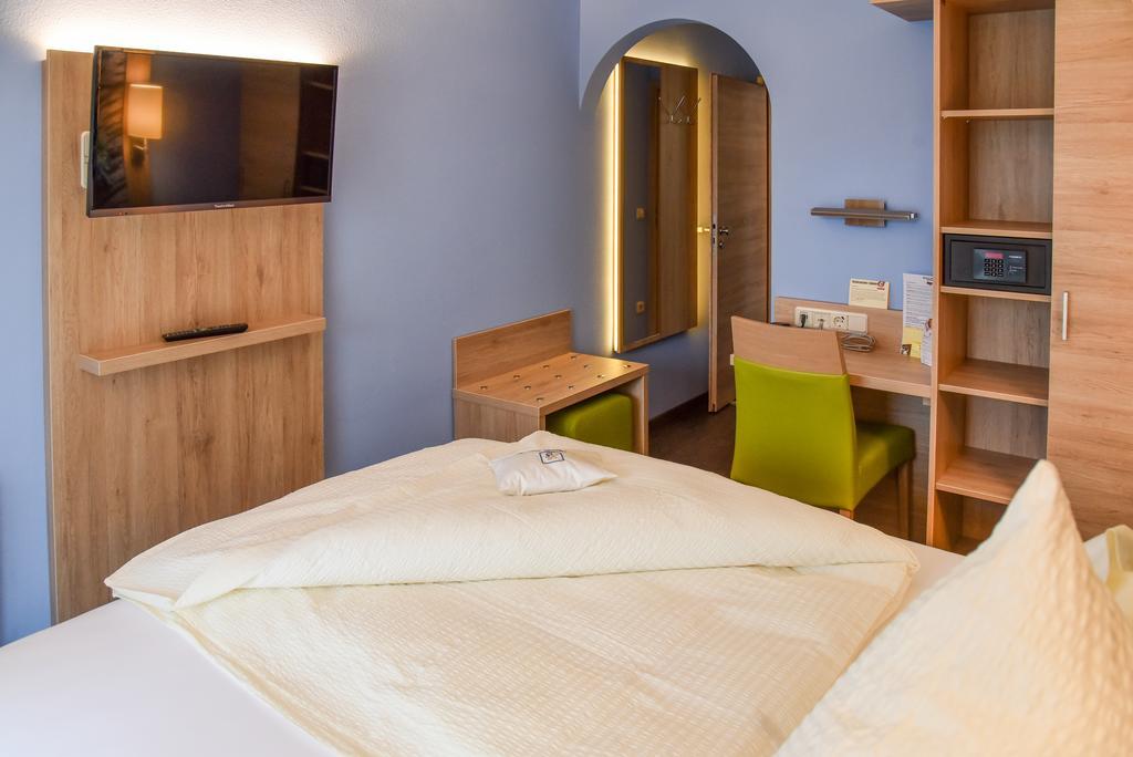 Landhotel Schnupp Neudrossenfeld Екстер'єр фото