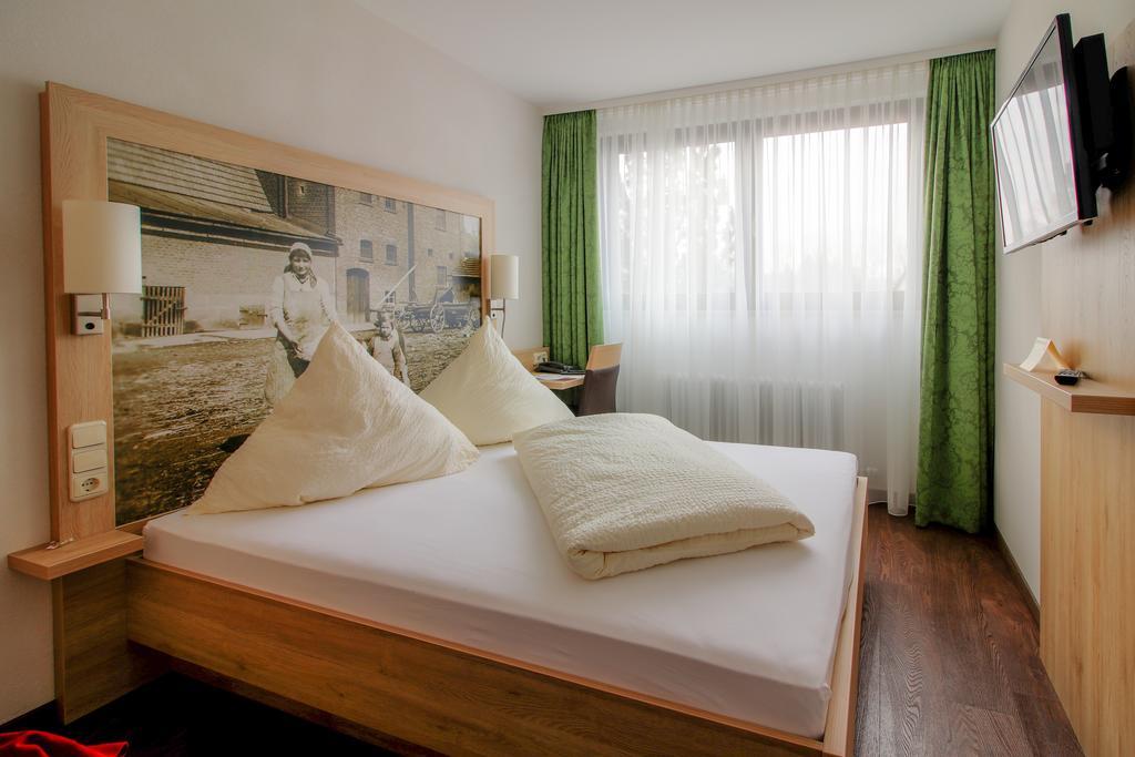 Landhotel Schnupp Neudrossenfeld Екстер'єр фото